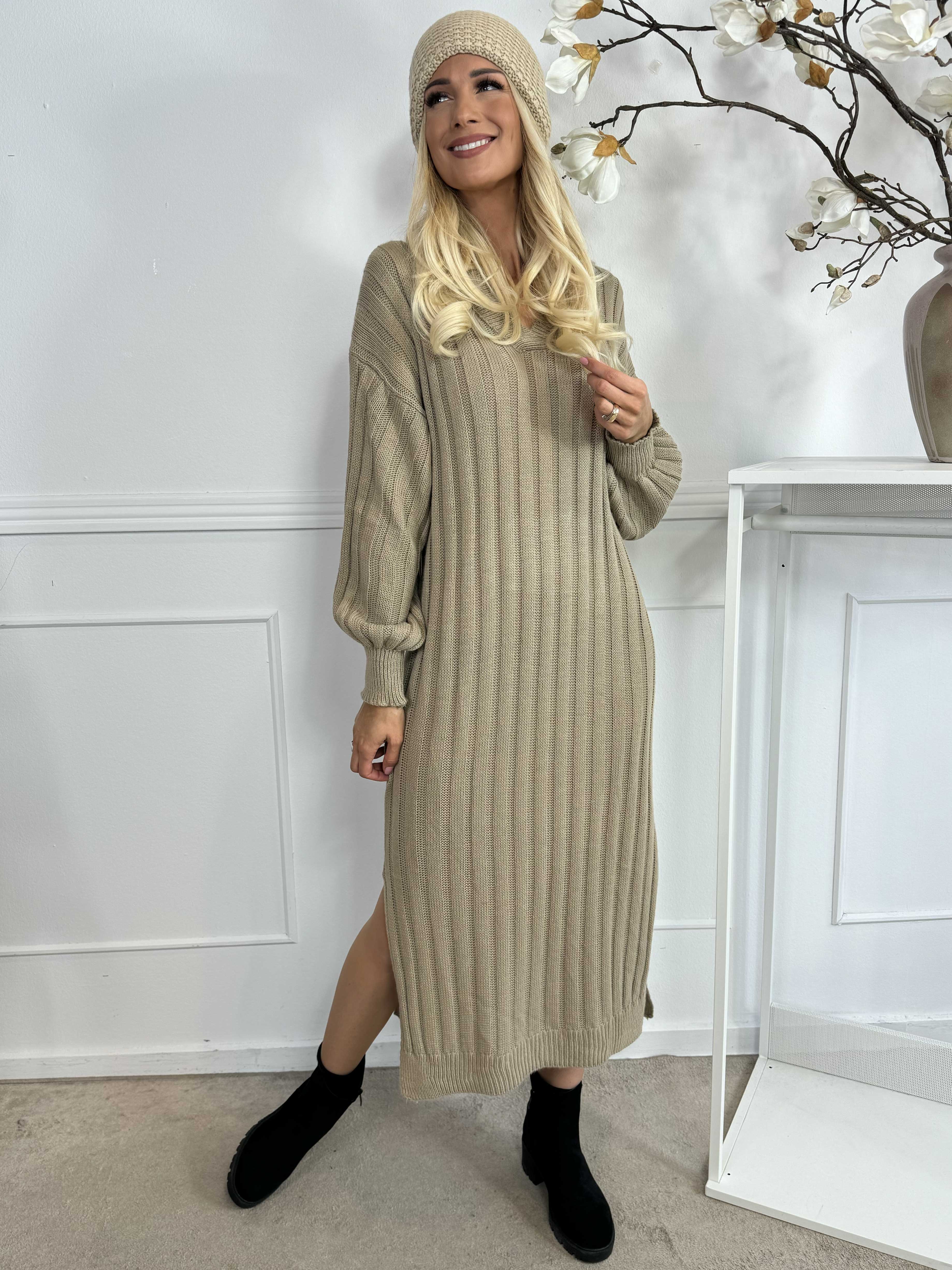 Hanine - Lång stickad klänning med v-ringning